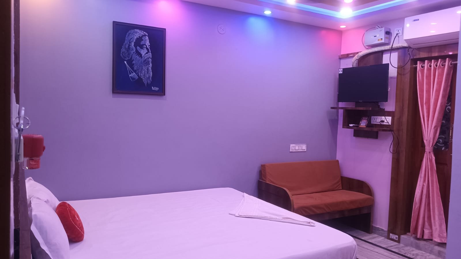 Deluxe Room interior detail